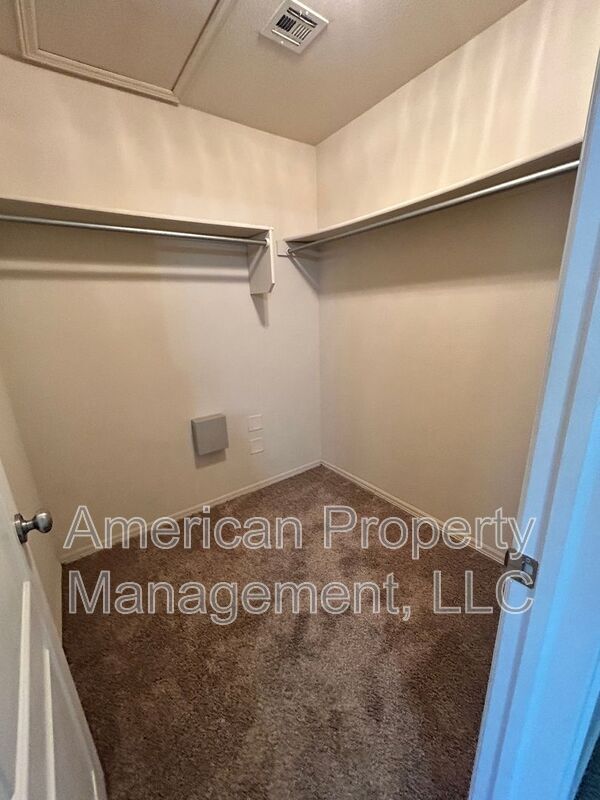 Building Photo - 4113 W 105th St S