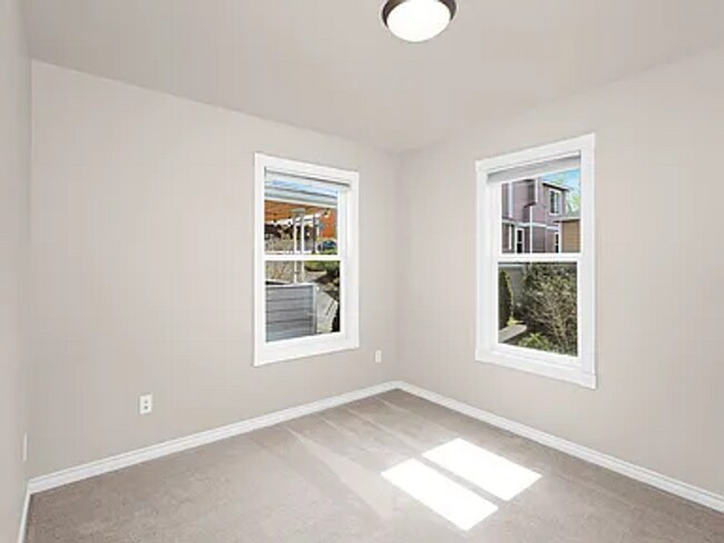 Building Photo - 1856 S Brandon Pl
