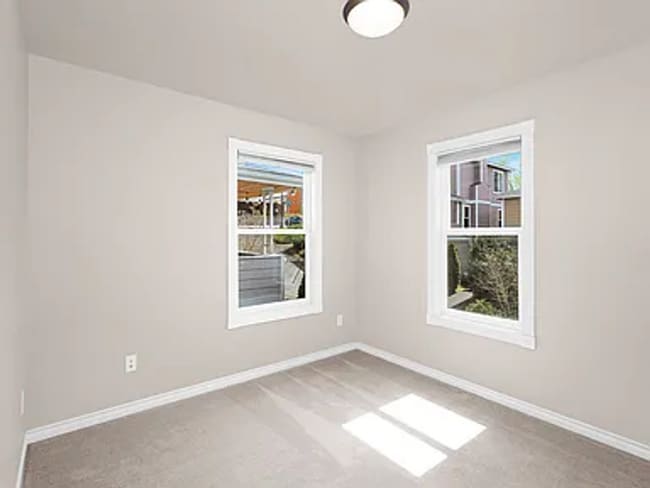 Building Photo - Spacious 3-Story Home with 2 Car Garage and Large Deck!