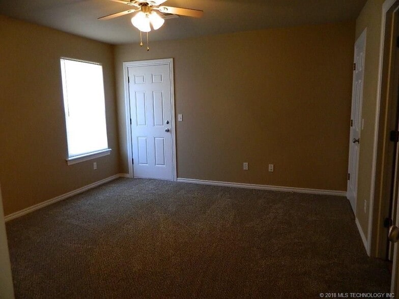 Master Bedroom - 610 Rolling Hills Dr