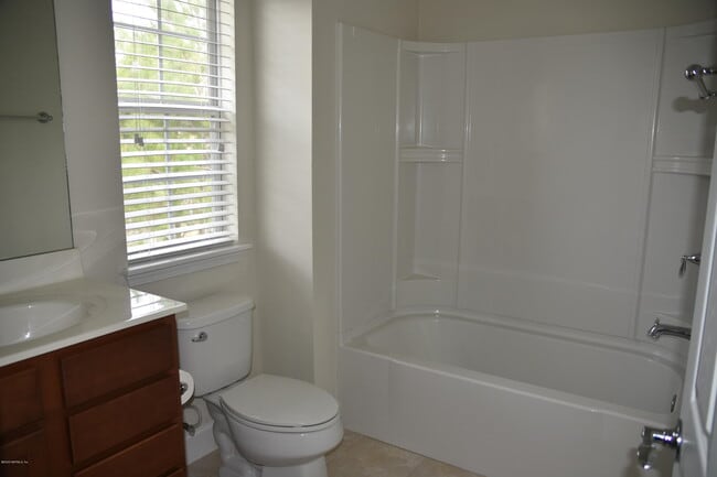 Building Photo - 6852 Woody Vine Dr