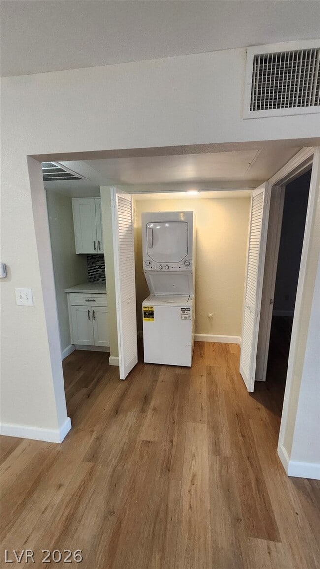 Building Photo - 1909 High Valley Ct