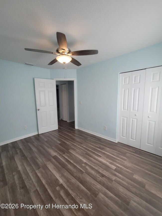 Building Photo - 513 Hollyhock Ln