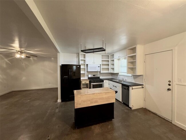 Building Photo - 4708 Red River St