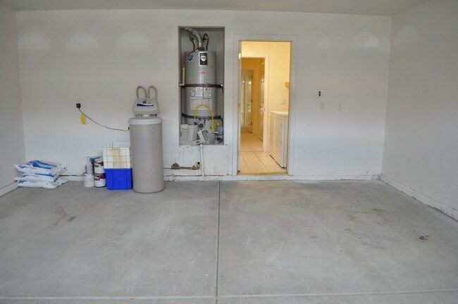 Building Photo - Lovely Single Story Home in Silverado Cany...