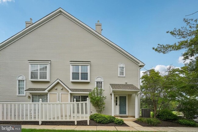 Building Photo - 505 Oliphant Ln