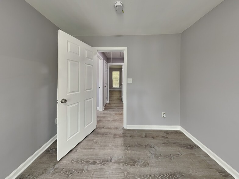 Building Photo - 447 Bald Eagle Way