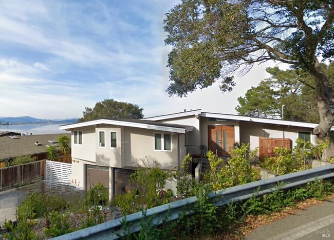 Building Photo - 5148 Paradise Dr