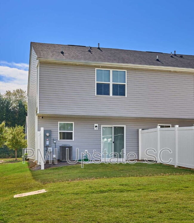 Building Photo - 111 Fernside Ct
