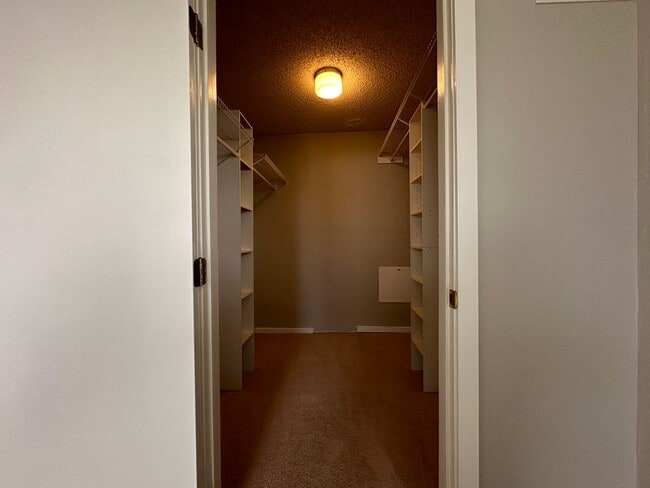 Building Photo - Beautiful 3 Bed / 2 Bath Two-Story Home