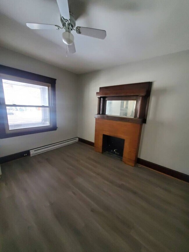 Building Photo - Charming 3-Bedroom Home Offering Comfort, Space & Modern Updates