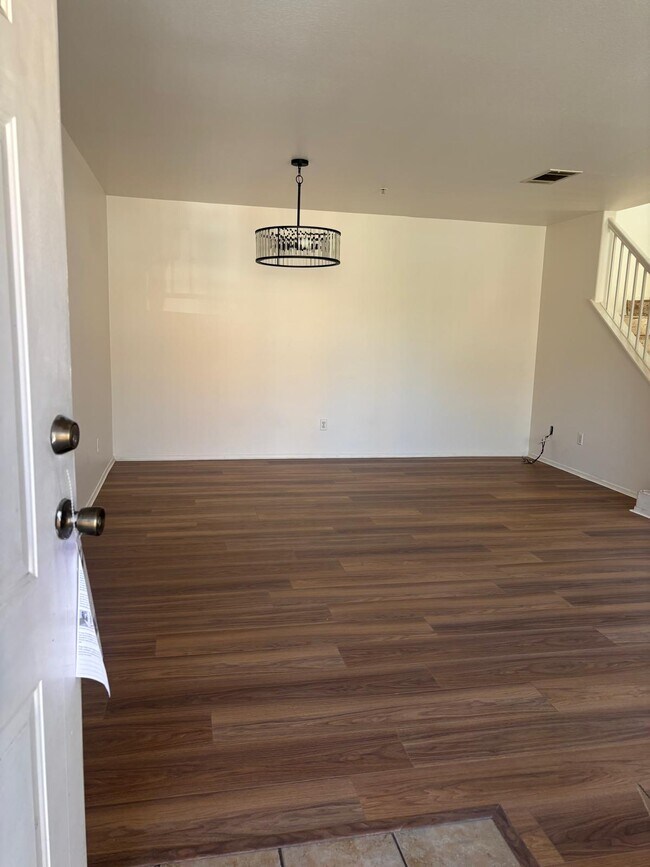 Building Photo - 1050 Harbor Heights Dr