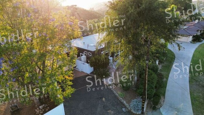 Building Photo - The Bridge House - 2 Bed 1 Bath with Uncompromising Views