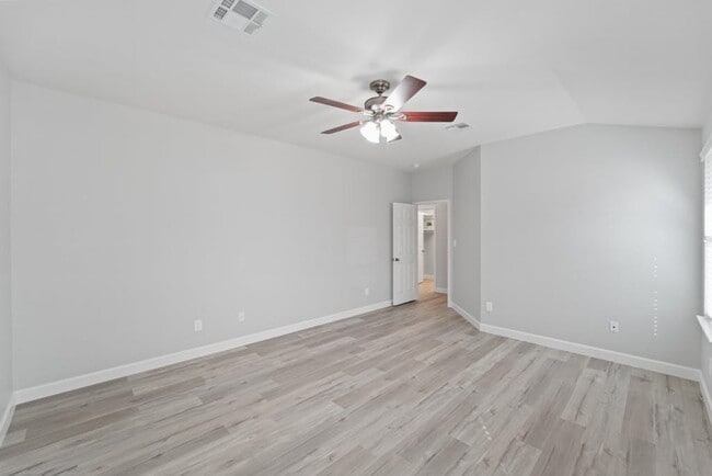 Building Photo - 3529 Shiraz Loop