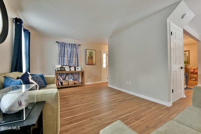 Building Photo - 9 Bell Flower Rd