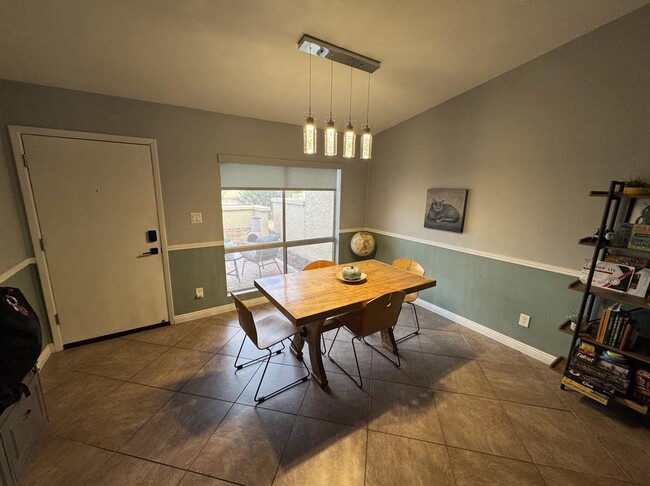 Dining area - 9440 N 52nd Ln