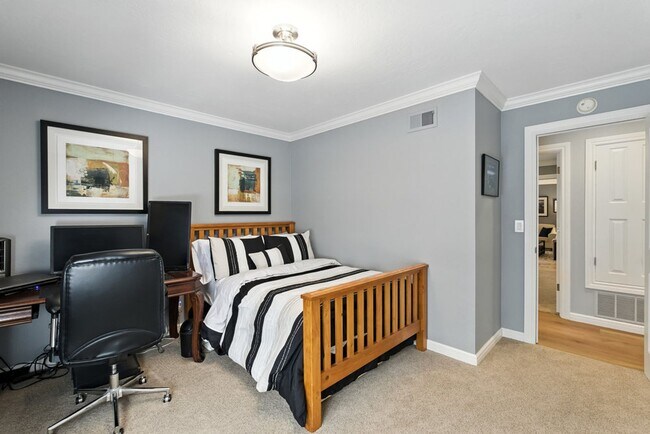 Building Photo - WILLOW GLEN - Beautifully updated with hig...