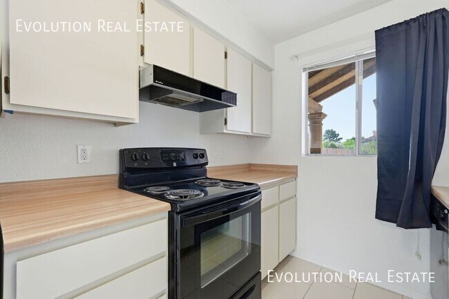 Building Photo - 20251 N 3rd Dr