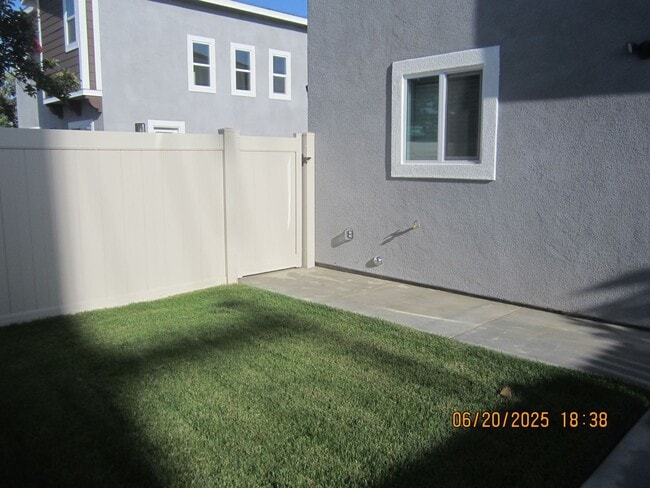 Building Photo - BRAND NEW HOME