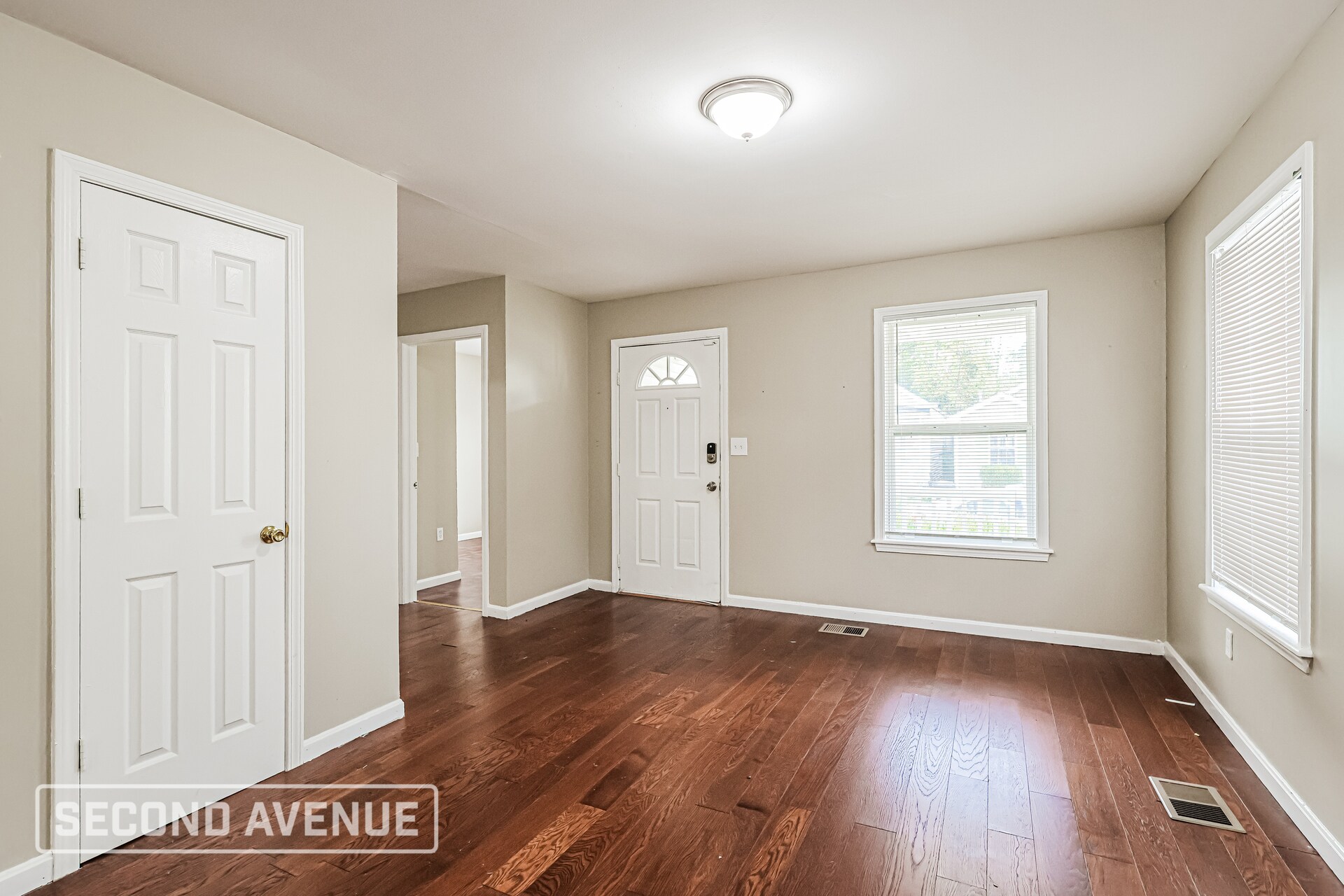 Building Photo - 1831 W Ormsby Ave