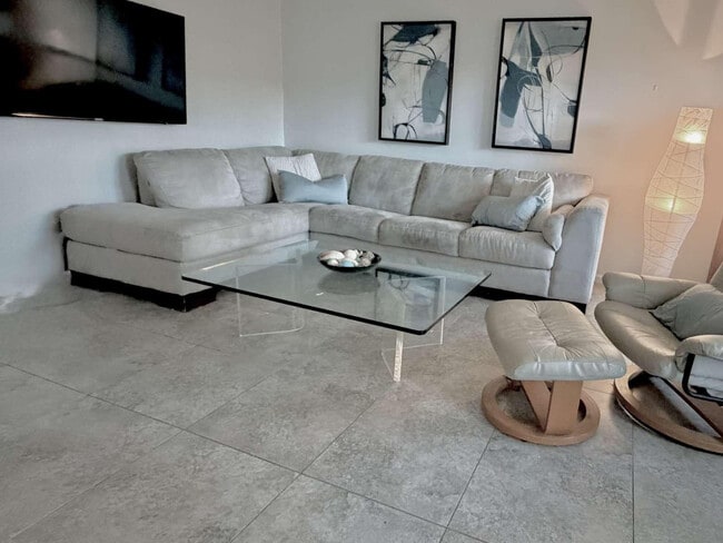 Building Photo - 433 Durham O