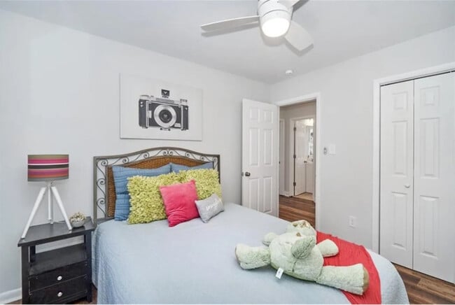 Building Photo - 21507 Court St