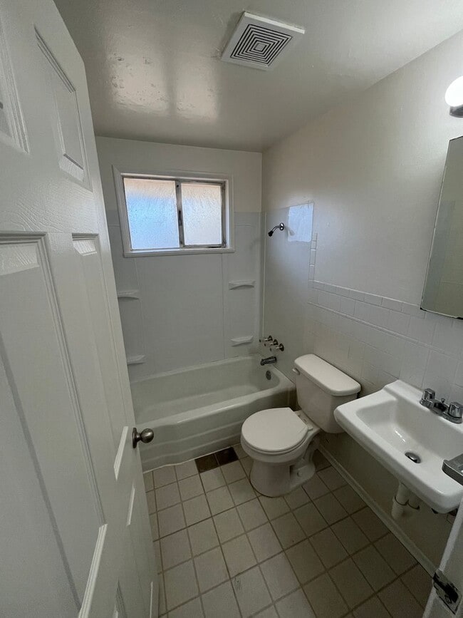 Building Photo - West Peninsula Duplex