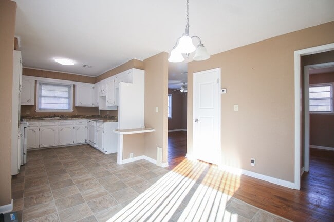 Building Photo - 3-Bedroom Home with Yard in East Tulsa – Ready Mid May!