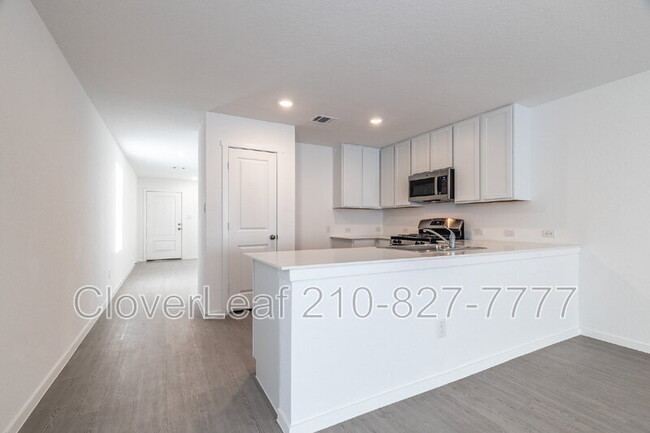 Building Photo - 506 Sarah Wy