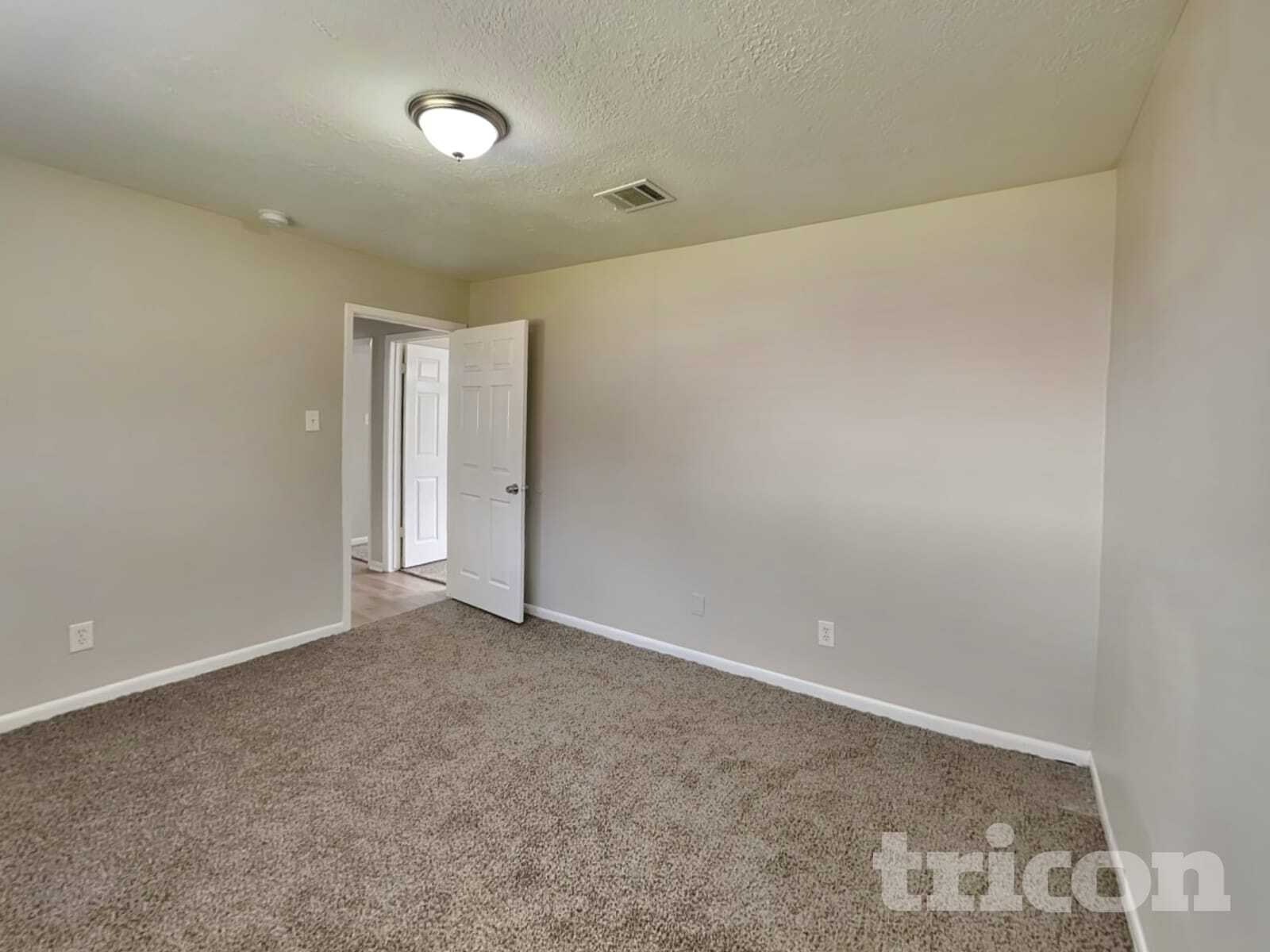 Building Photo - 23827 Beaverwood Dr