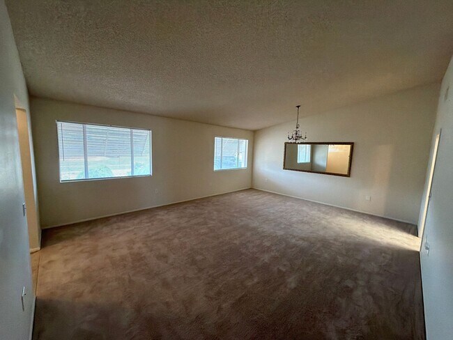Building Photo - 17418 N 123rd Dr