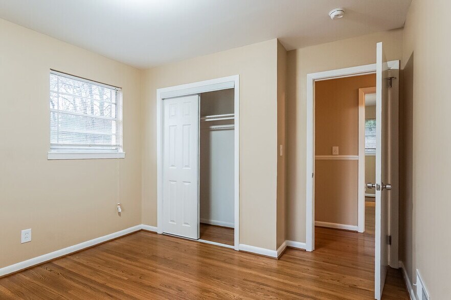 Building Photo - 621 27th Ave