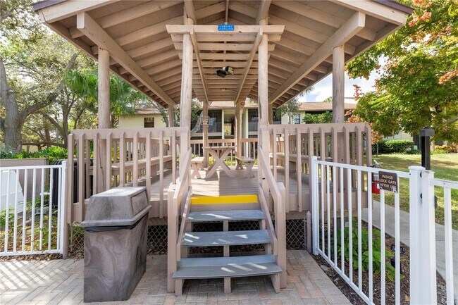 Building Photo - 634 Bird Bay Dr E