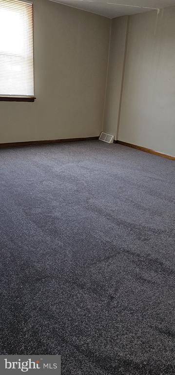 Building Photo - 435 N Springfield Rd