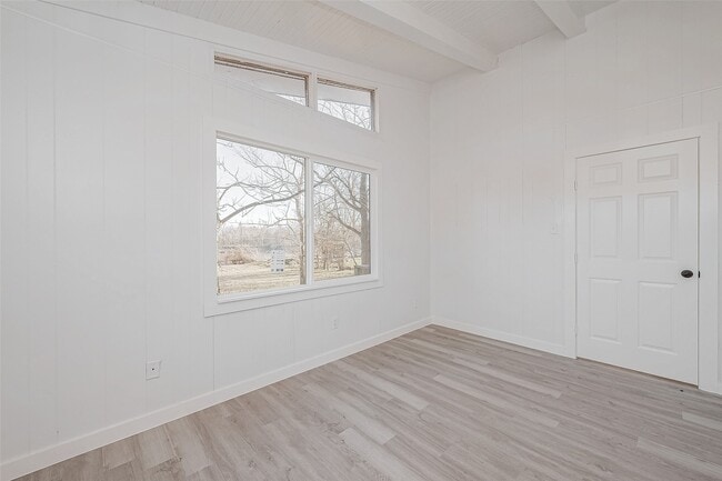Building Photo - 492 Trinity Rd