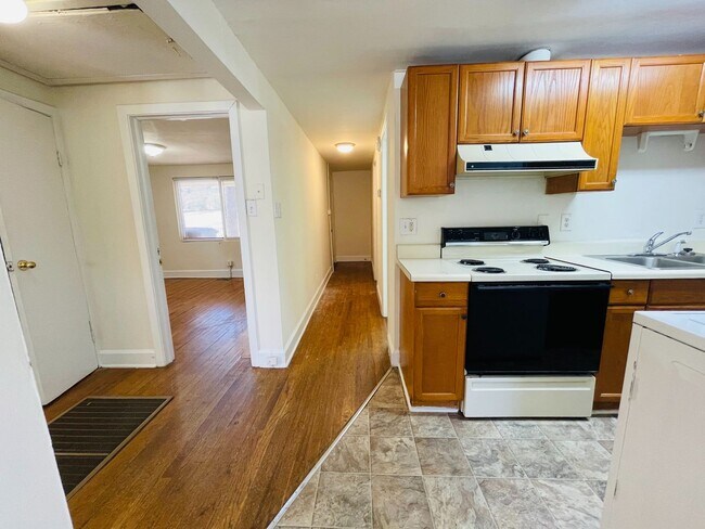 Building Photo - 2719