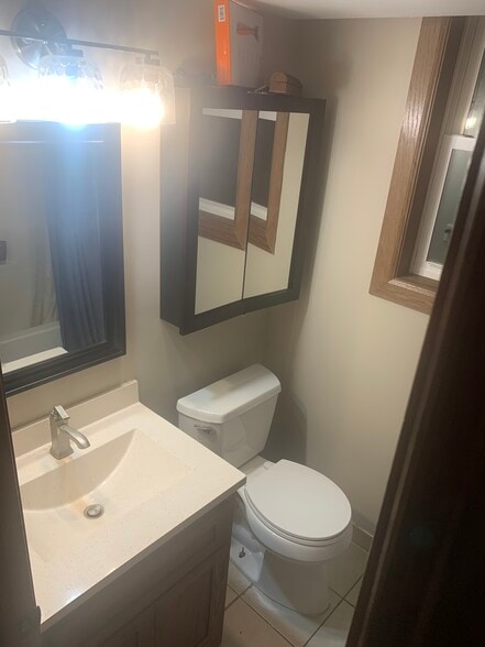 Bathroom (2) - 1651 Dakota Ave S