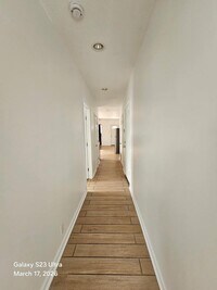 Building Photo - 116 10th St