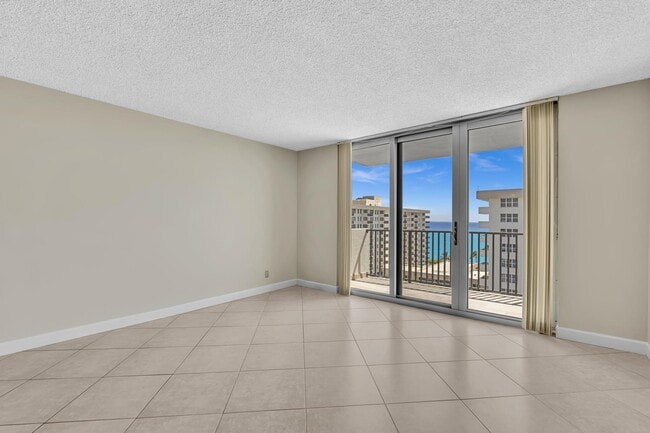 Building Photo - 1150 Hillsboro Mile