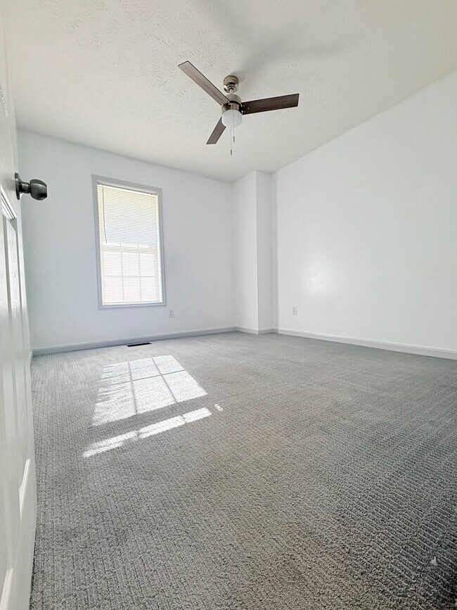 Building Photo - 2484 O'Hara Dr