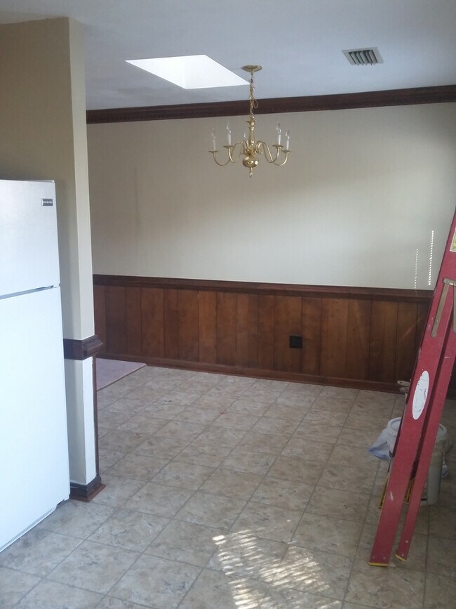 Building Photo - 2 Bedroom 2 Bathroom Townhome located in Great Bridge