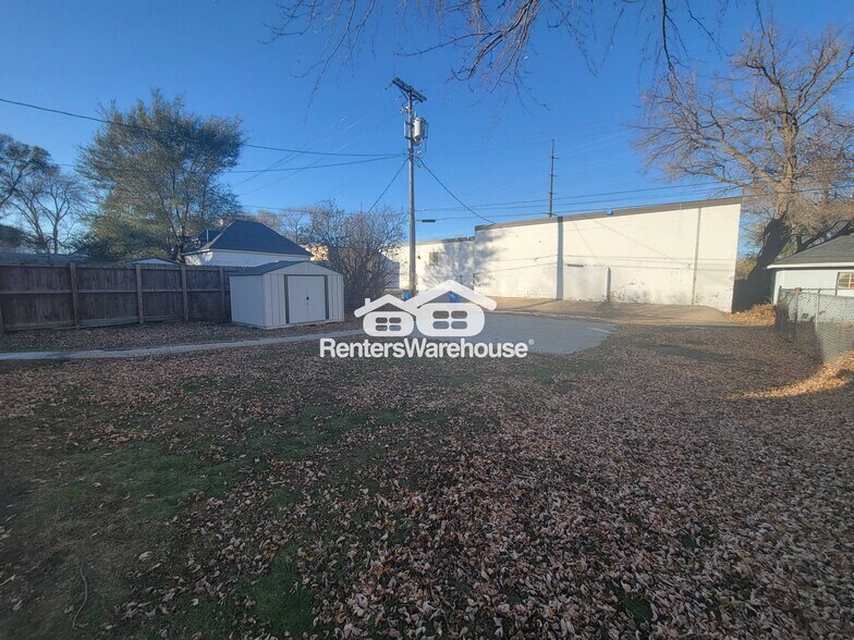 Building Photo - 244 E Fremont St