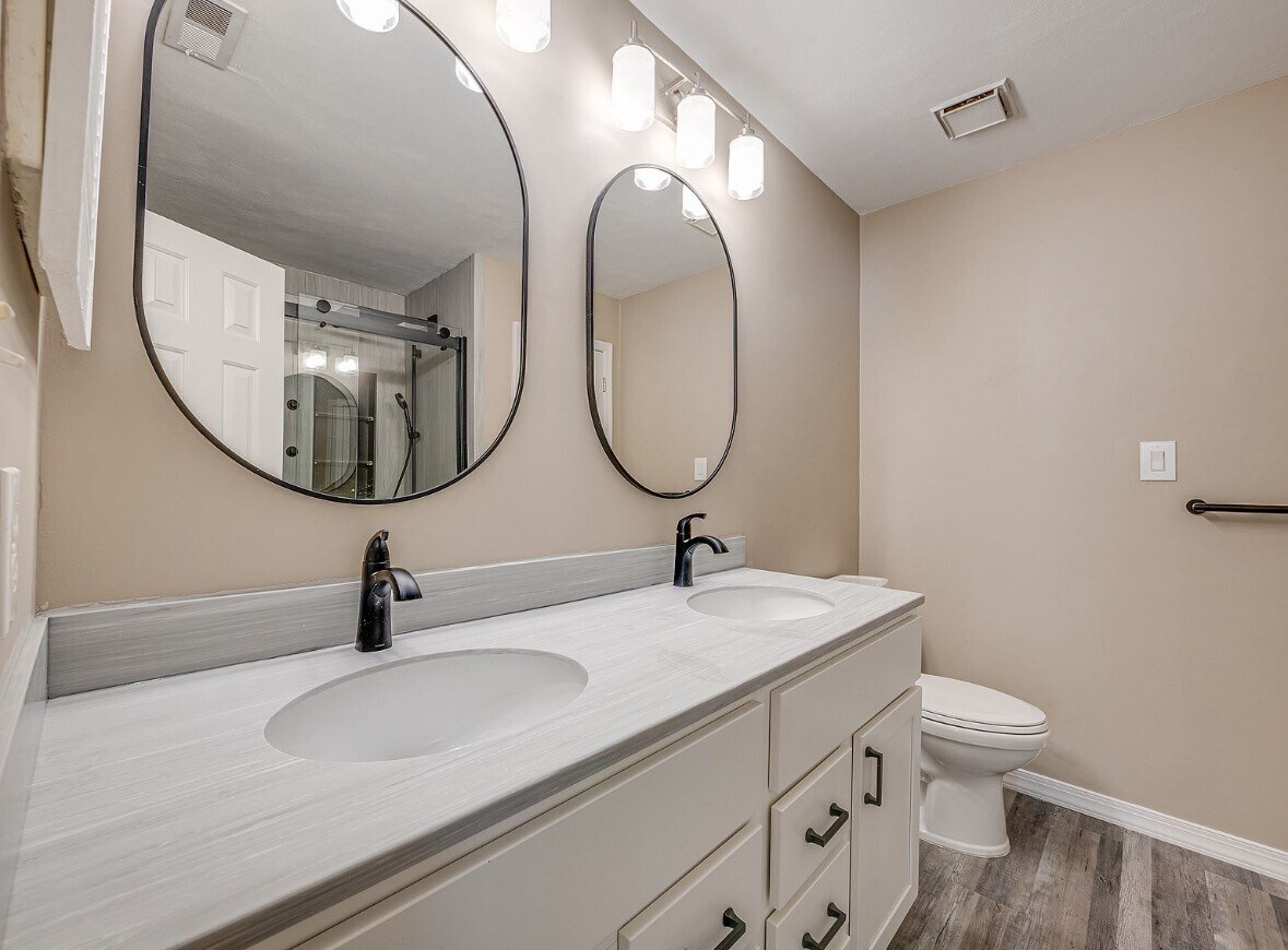 Building Photo - 906 Bellgate Ct