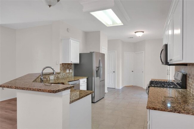 Building Photo - 6004 Mesa Verde Cir