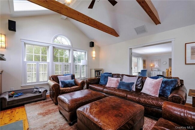 Building Photo - 38 Shadow Ln