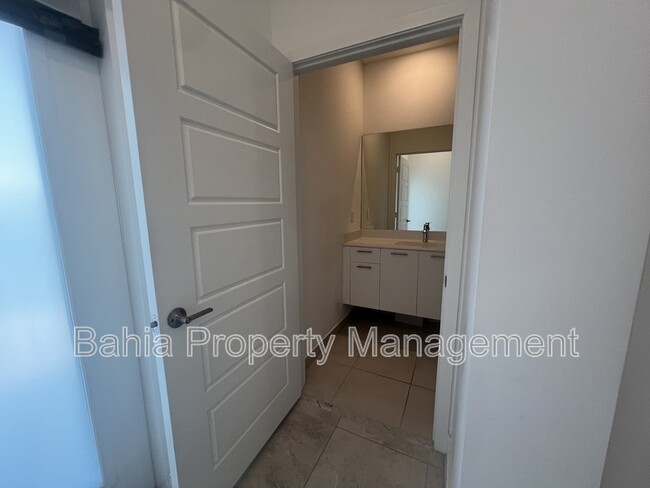 Building Photo - 4636 NW 84th Ave