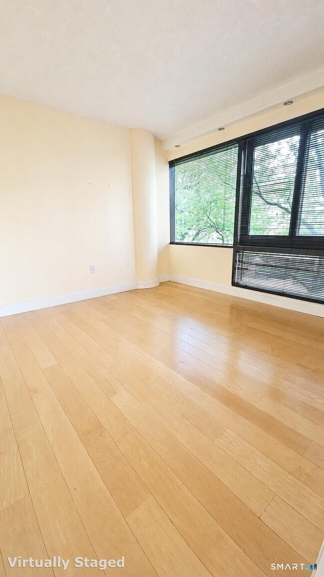 Building Photo - 127 Greyrock Pl