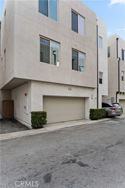 Building Photo - 5533 Palm Dr