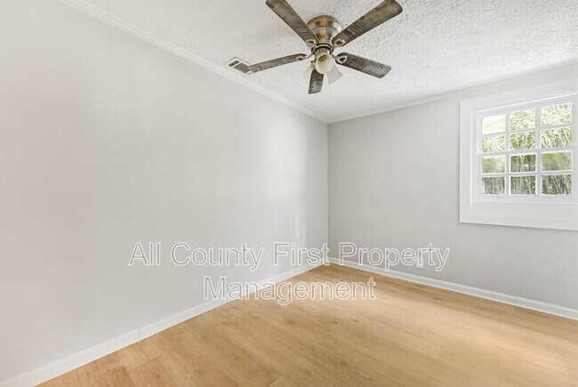 Building Photo - 2845 3rd Ave SW