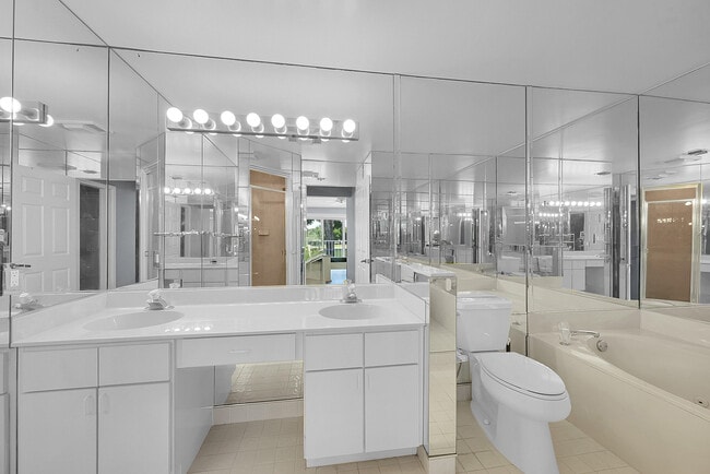 Building Photo - 17094 Boca Club Blvd